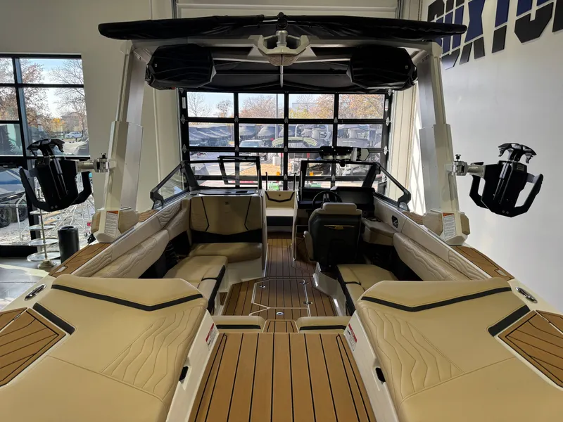 Slide: The Image of Nautique Super Air Nautique G23 2025 - 9