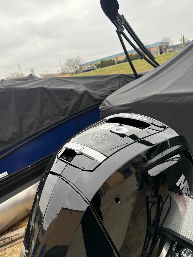 Slide: The Image of 2026 Sylvan R-20 PARTY FISH with Mercury 90 HP outboard motor. - 15