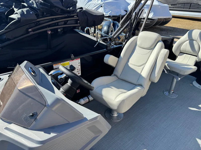 Slide: The Image of Sylvan R-20 PARTY FISH 2026 - 8