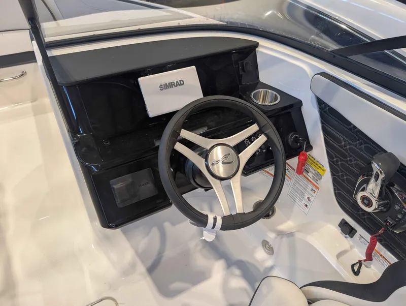 Slide: The Image of Sea Ray SPX 210/OB 2026 - 11