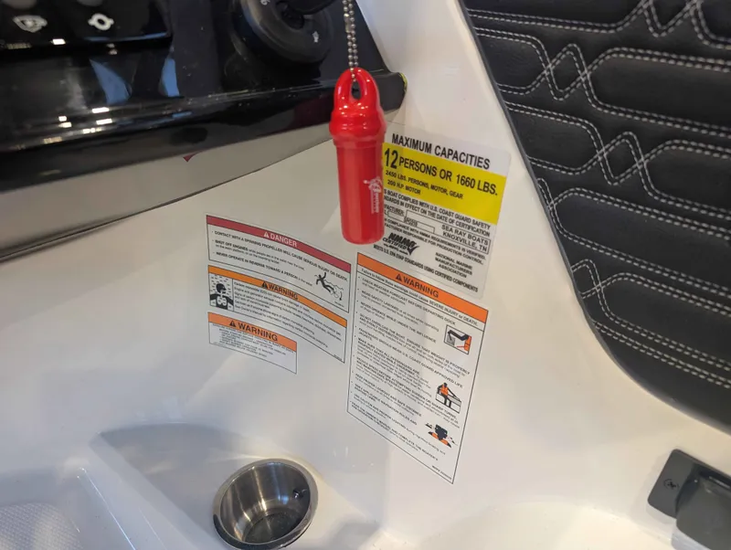 Slide: The Image of Sea Ray SPX 210/OB 2026 - 12