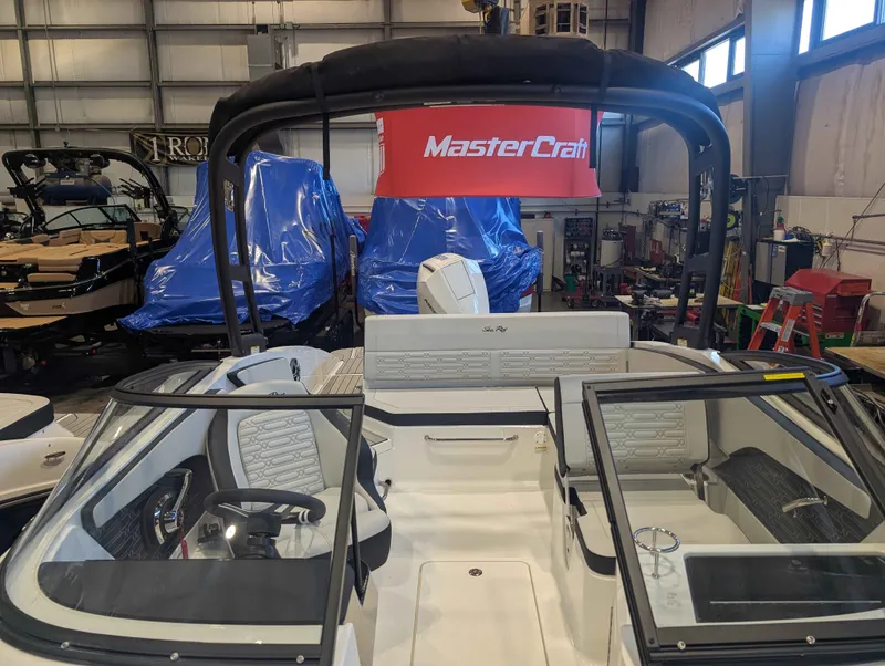 Slide: The Image of Sea Ray SPX 210/OB 2026 - 17