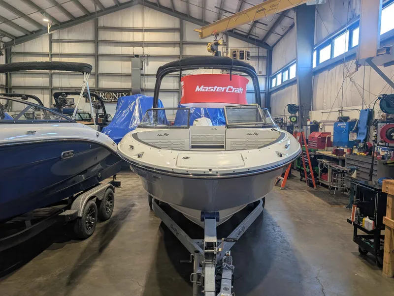 Slide: The Image of Sea Ray SPX 210/OB 2026 - 21