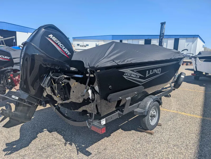 Slide: The Image of Lund 1650 Angler SS 2026 - 4