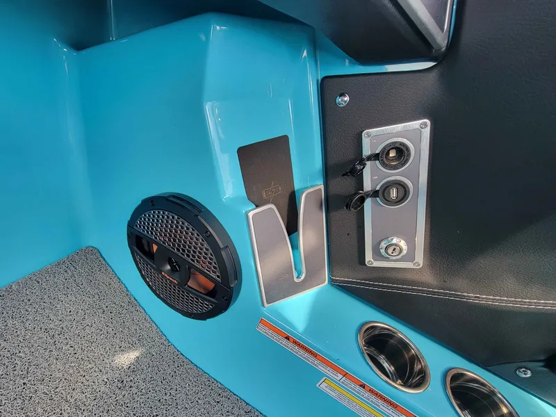 Slide: The Image of MasterCraft XT24 2023 - 6