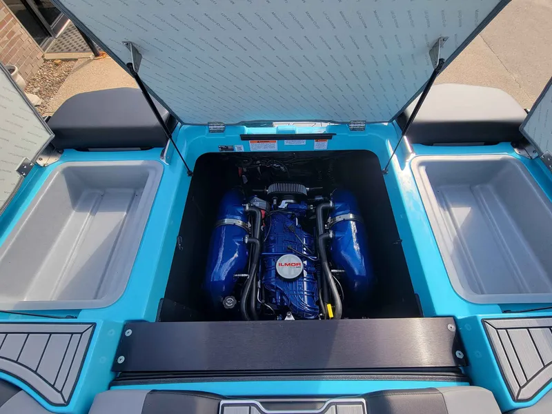 Slide: The Image of MasterCraft XT24 2023 - 7