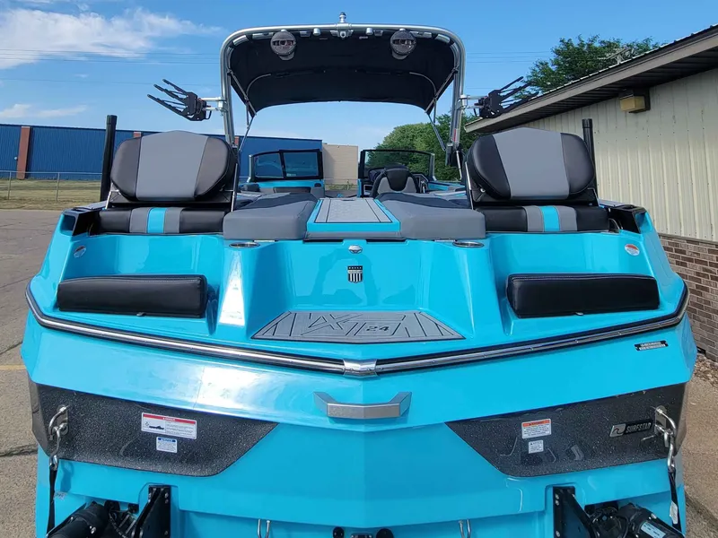 Slide: The Image of MasterCraft XT24 2023 - 8