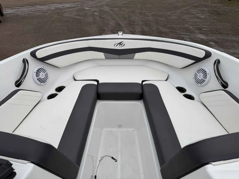 Slide: The Image of Monterey M-20 2019 - 4