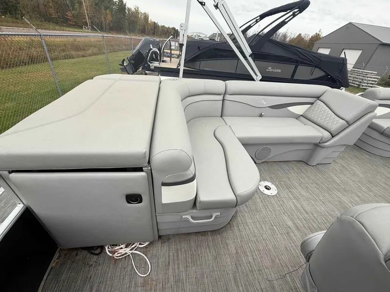 Slide: The Image of Bennington 20SV 2023 - 9