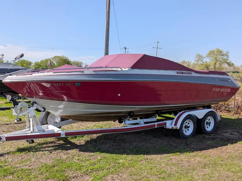 The Image of Four Winns 200HORIZON 1988 - 1