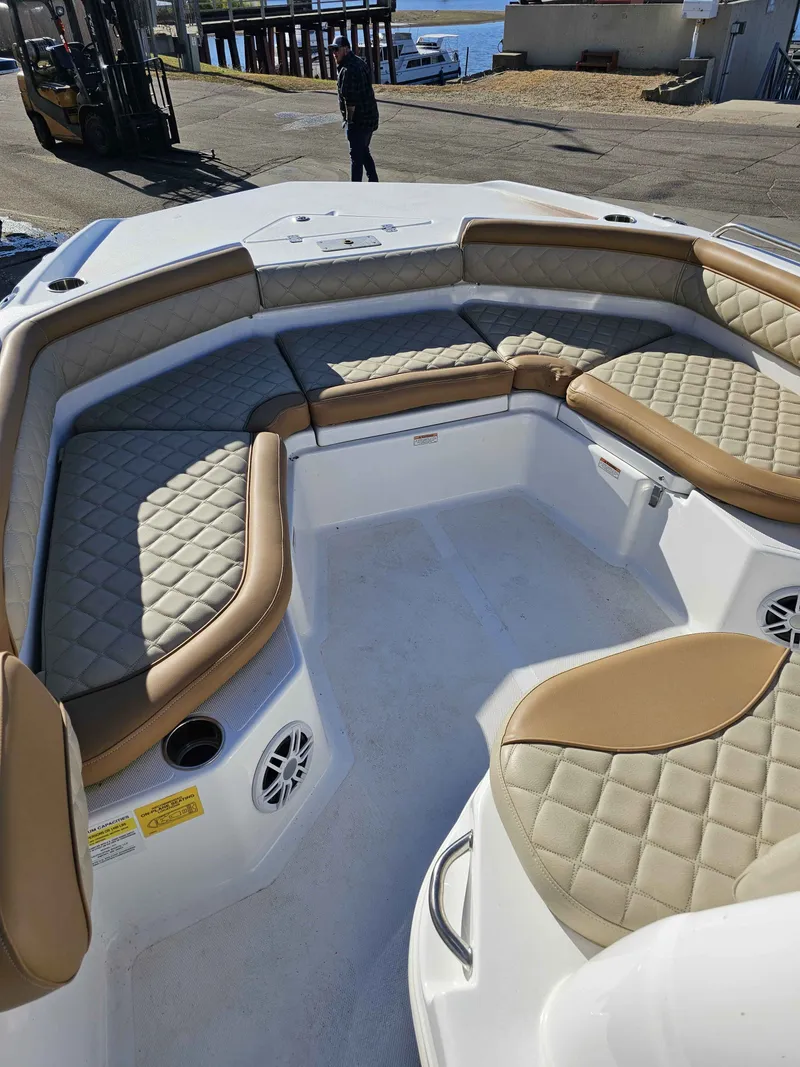 Slide: The Image of NauticStar 211 Hybrid 2024 - 9