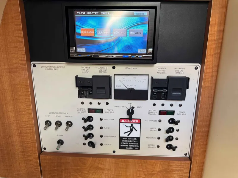 Slide: The Image of Maxum 3000 SCR 2002 - 14