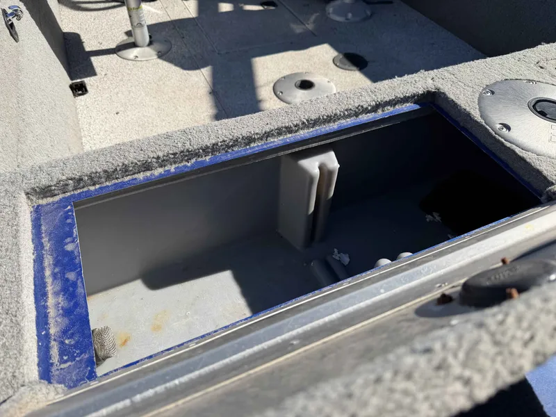 Slide: The Image of Tracker Pro Guide V175 2012 - 6