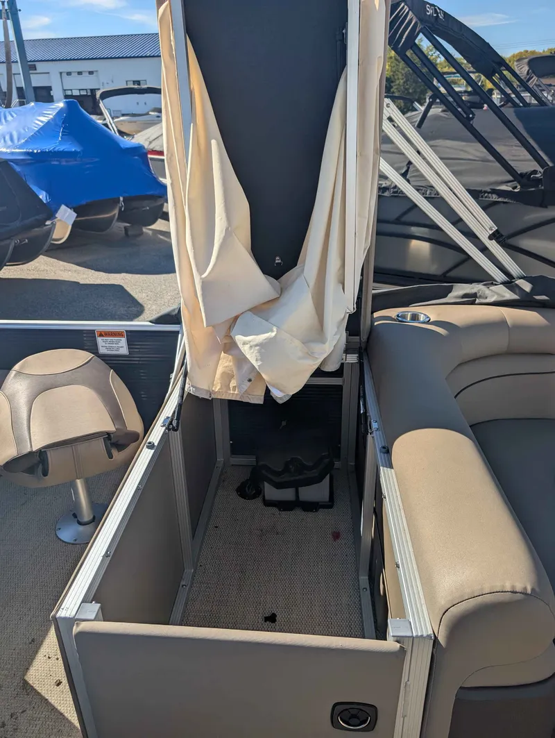 Slide: The Image of Bennington 22 SSX 2019 - 16