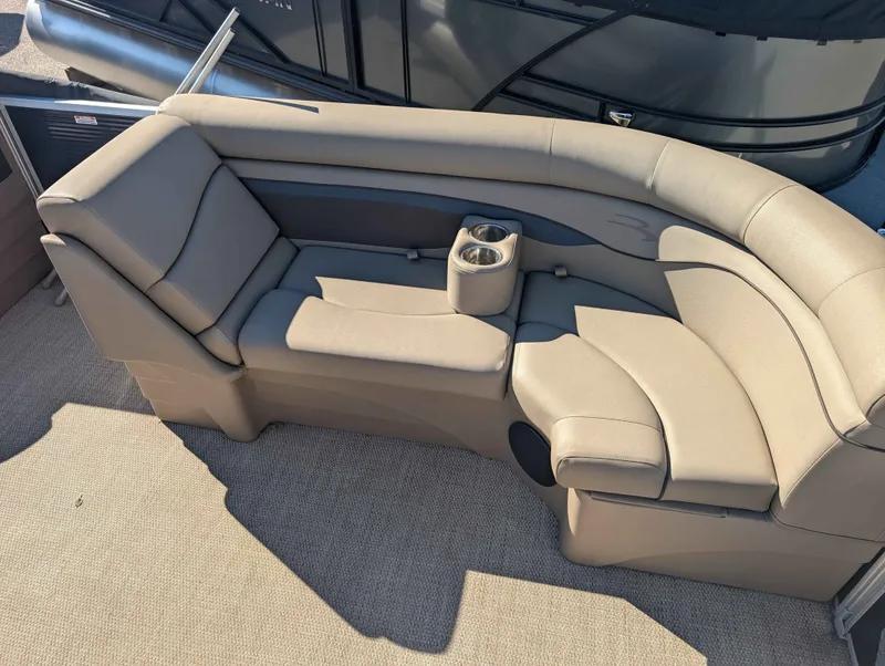 Slide: The Image of Bennington 22 SSX 2019 - 6