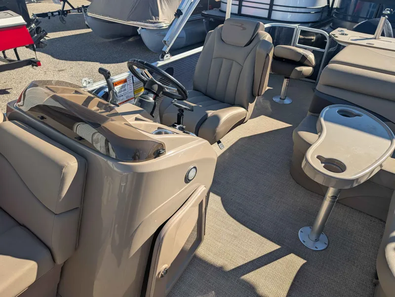 Slide: The Image of Bennington 22 SSX 2019 - 8