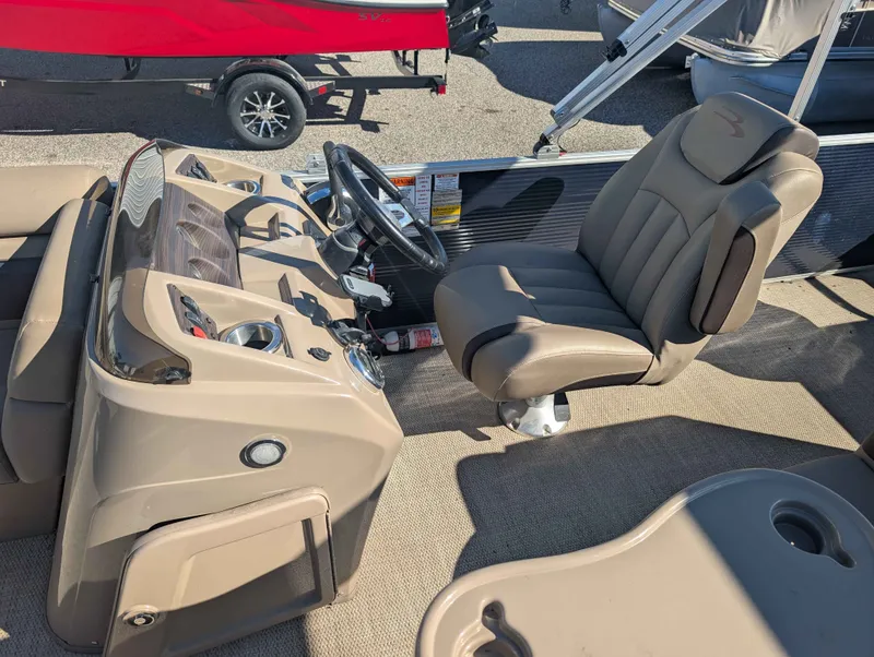 Slide: The Image of Bennington 22 SSX 2019 - 9