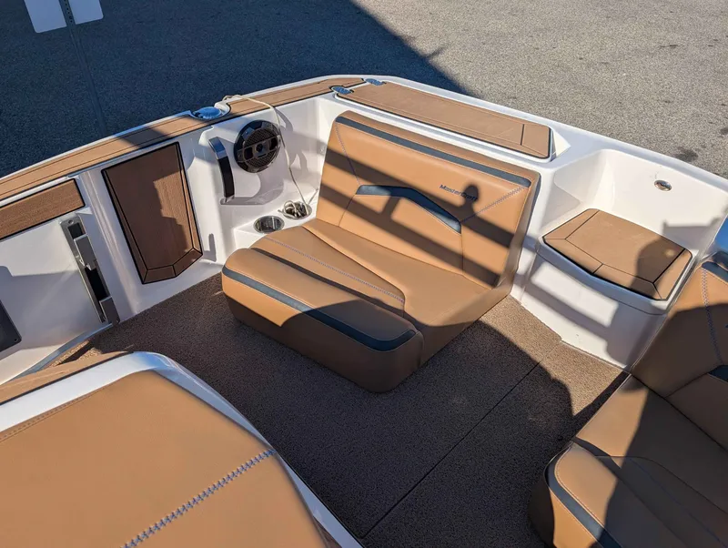 Slide: The Image of MasterCraft ProStar 2021 - 10