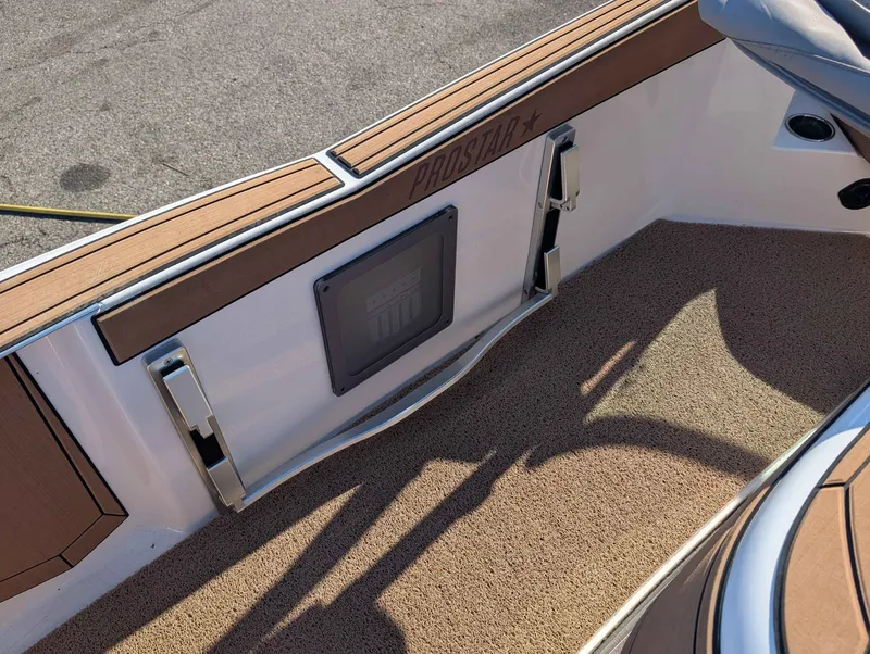 Slide: The Image of MasterCraft ProStar 2021 - 12