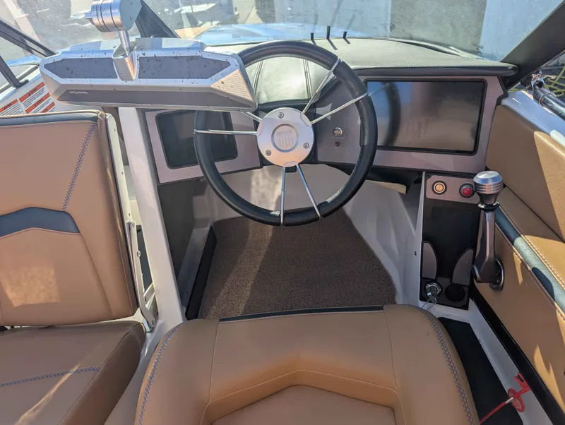 Slide: The Image of MasterCraft ProStar 2021 - 14