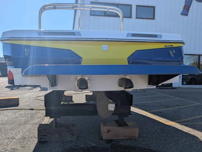 Slide: The Image of MasterCraft ProStar 2021 - 4