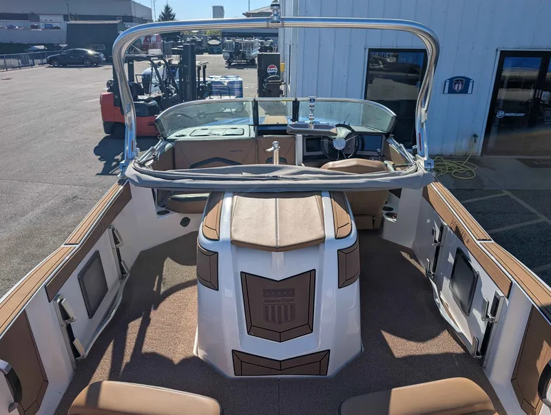 Slide: The Image of MasterCraft ProStar 2021 - 7