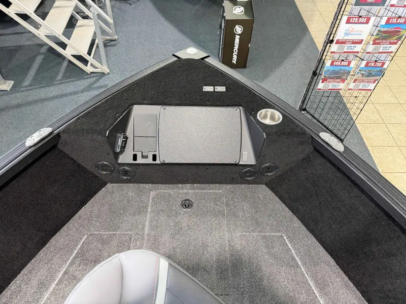 Slide: The Image of Alumacraft COMP 185X/TL 2026 - 4