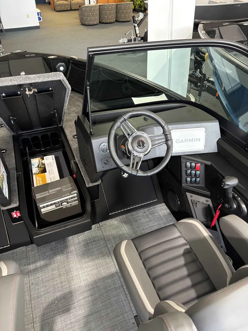 Slide: The Image of Interior of 2026 Alumacraft COMP 185X/SP with Garmin controls. - 4