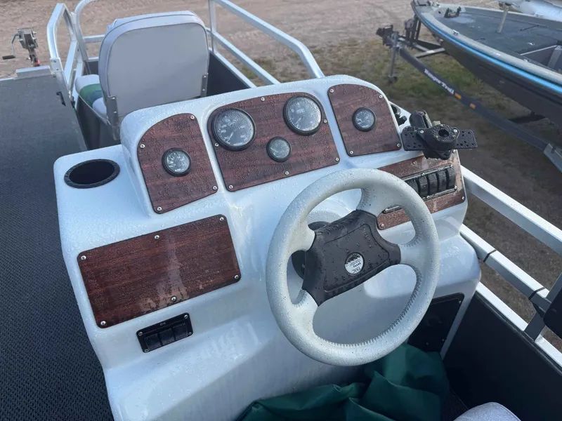 Slide: The Image of TMC 2200SE CNF 2003 - 4