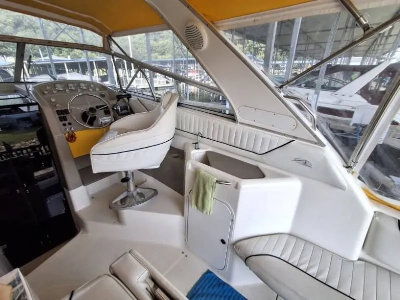 Slide: The Image of Bayliner 3255 Avanti 1999 - 5