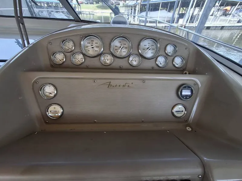 Slide: The Image of Bayliner 3255 Avanti 1999 - 7