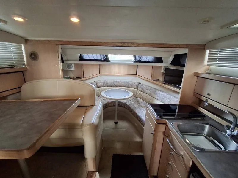 Slide: The Image of Bayliner 3255 Avanti 1999 - 8