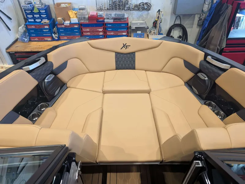 Slide: The Image of MasterCraft XT22 2026 - 17