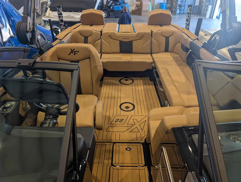 Slide: The Image of MasterCraft XT22 2026 - 19