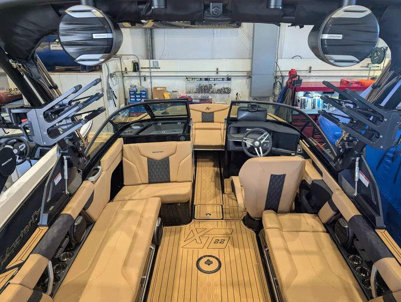 Slide: The Image of MasterCraft XT22 2026 - 7