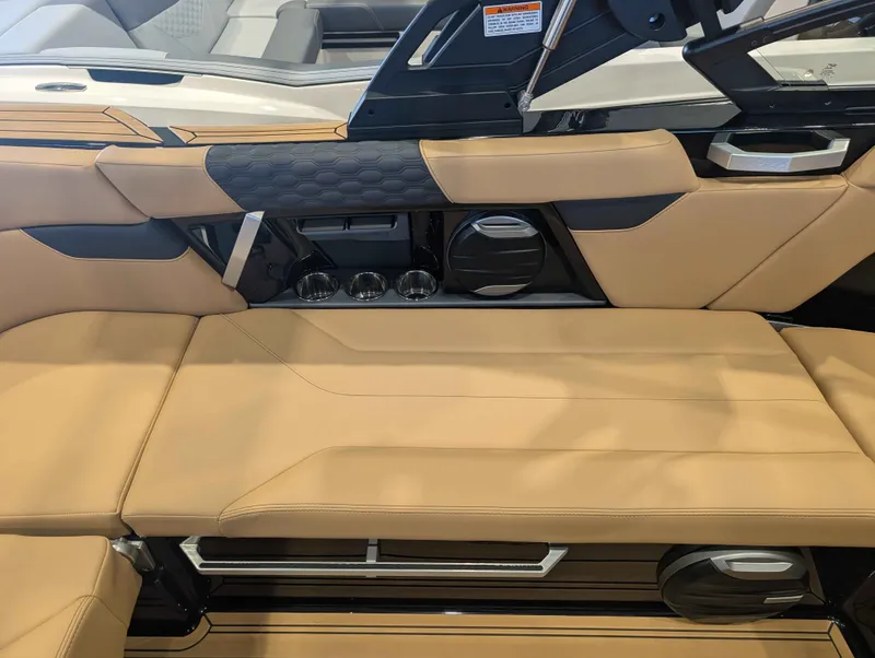 Slide: The Image of MasterCraft XT22 2026 - 9