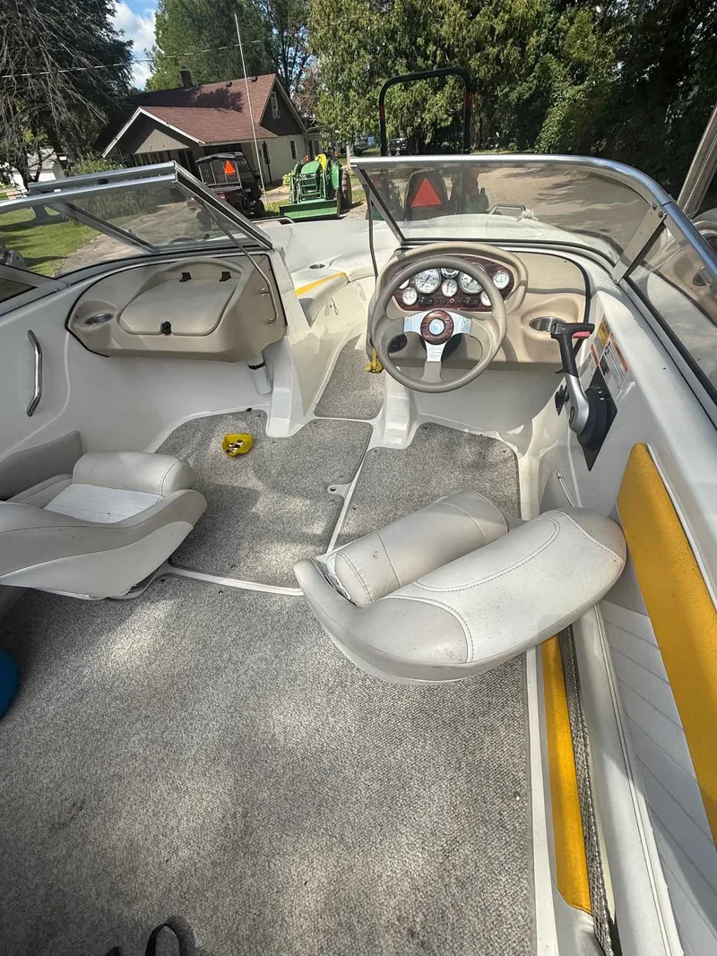 Slide: The Image of Glastron GT 205 2007 - 4