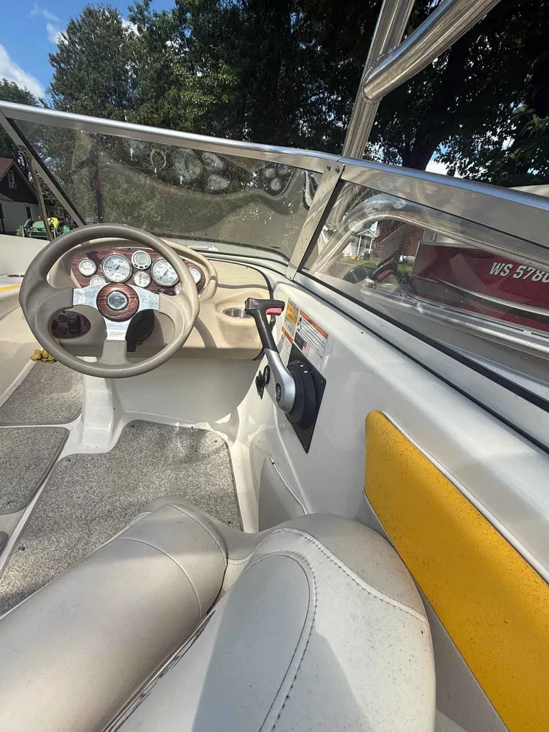 Slide: The Image of Glastron GT 205 2007 - 5