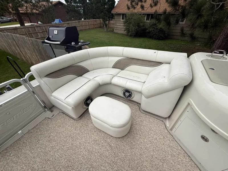 Slide: The Image of Premier INTRIGUE RE 275 2007 - 5