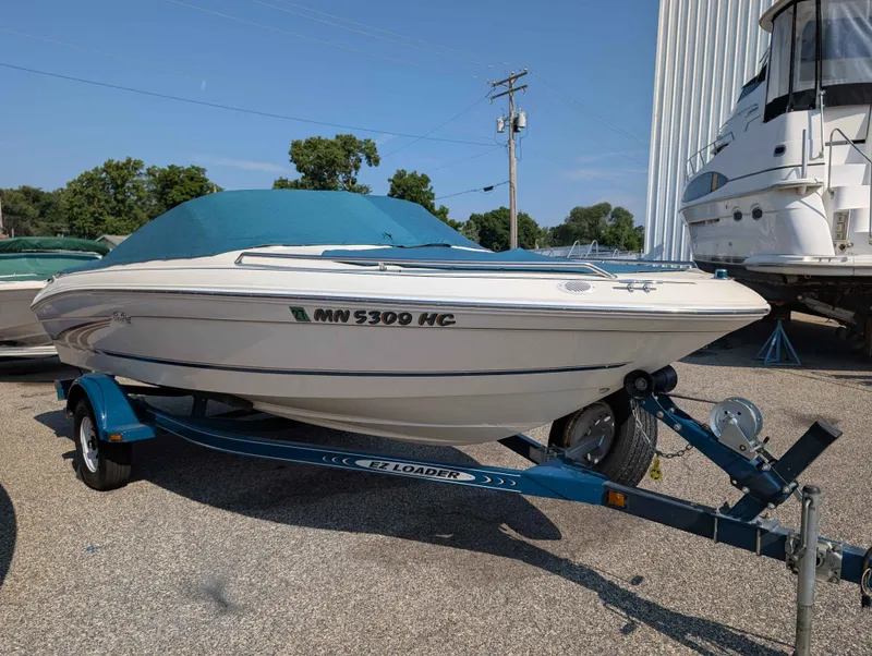 The Image of Sea Ray 185 Bow Rider 1998 - 1