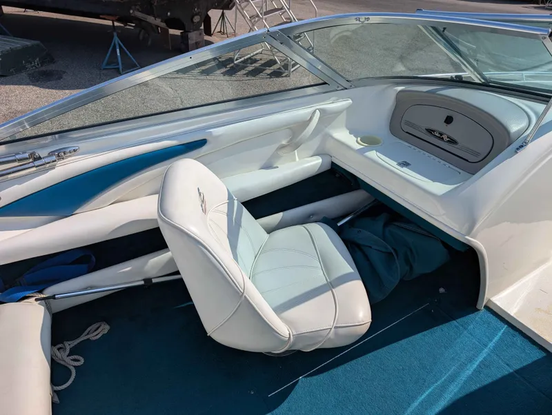 Slide: The Image of Sea Ray 185 Bow Rider 1998 - 8