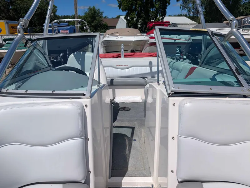 Slide: The Image of MasterCraft X2 2003 - 9