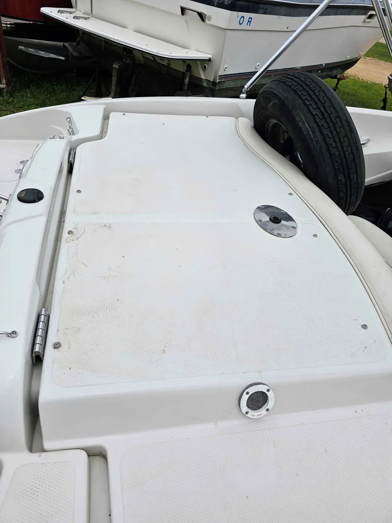 Slide: The Image of Tracker TAHOE Q55F 2013 - 6