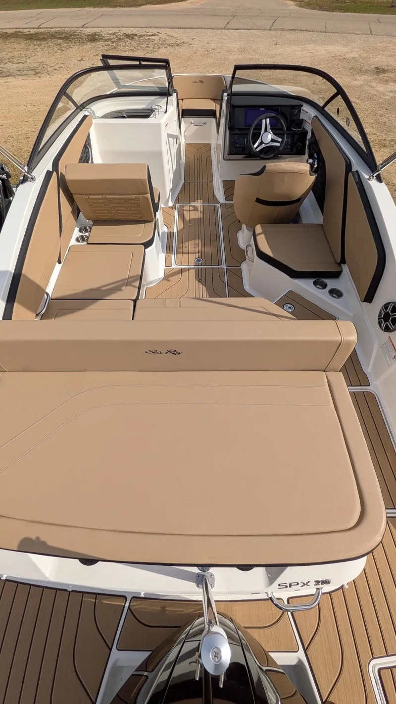 Slide: The Image of Sea Ray SPX 210/OB 2026 - 18