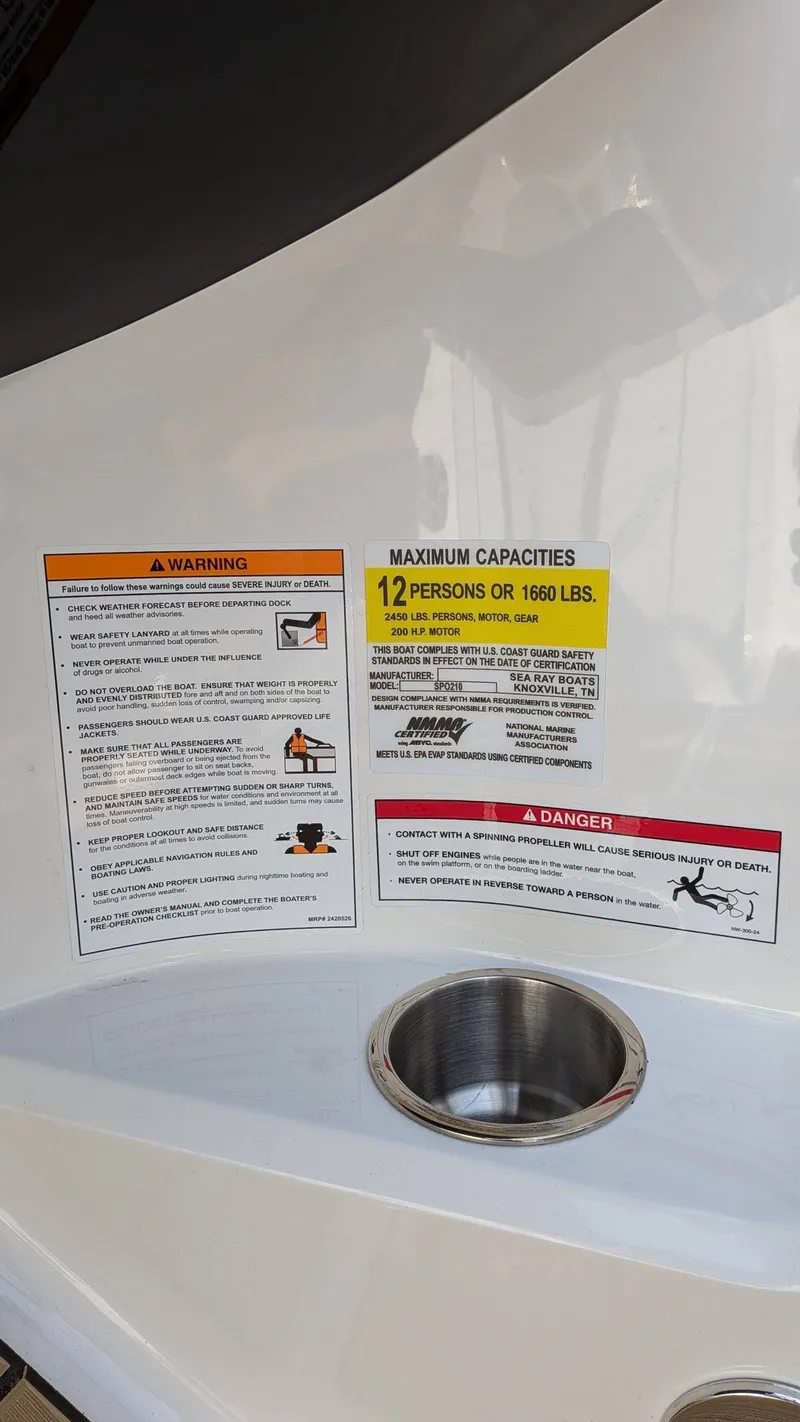 Slide: The Image of Sea Ray SPX 210/OB 2026 - 27