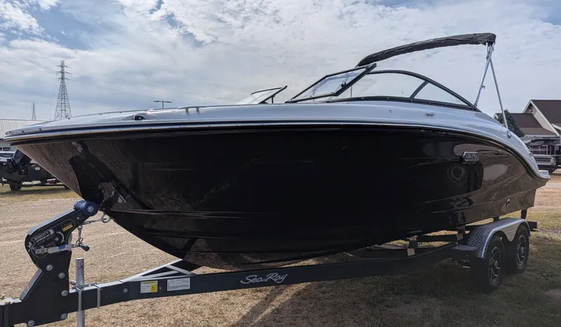 Slide: The Image of Sea Ray SPX 210/OB 2026 - 4