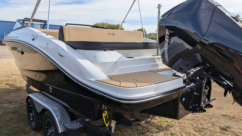 Slide: The Image of Sea Ray SPX 210/OB 2026 - 6