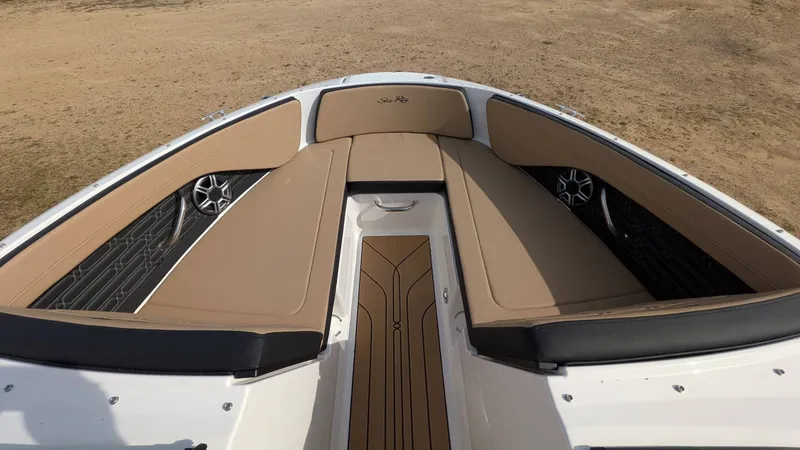 Slide: The Image of Sea Ray SPX 210/OB 2026 - 8