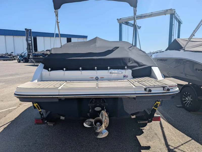 Slide: The Image of Sea Ray SPX 210 2026 - 4