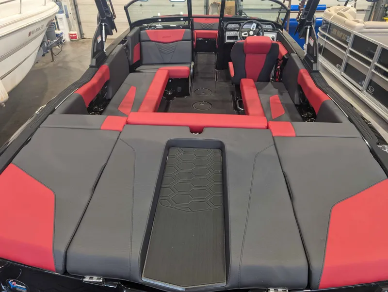 Slide: The Image of MasterCraft NXT22 2026 - 10